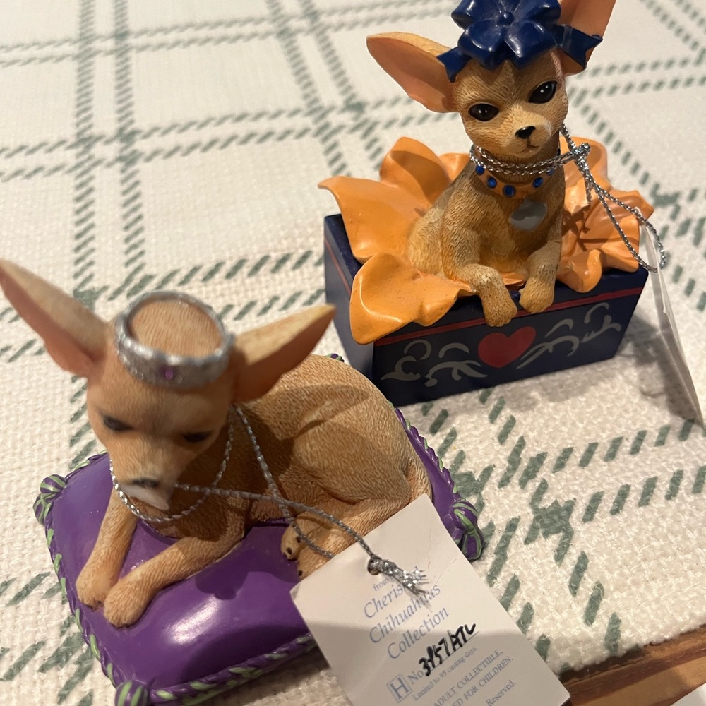 Hamilton collection Chihuahua Figurine Set - Green, Pink, Gold - Picture 7 of 11